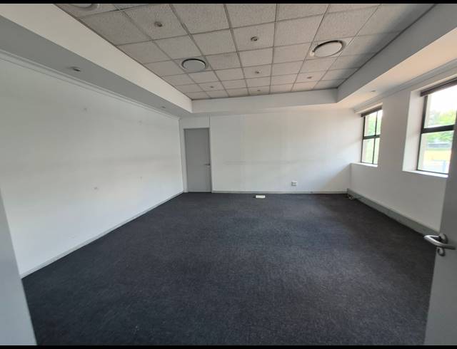 280M² OFFICE TO LET IN HYDE PARK